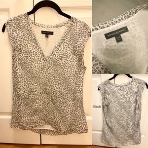 Banana republic sleeveless / flounce sleeve gray leopard blouse / size small